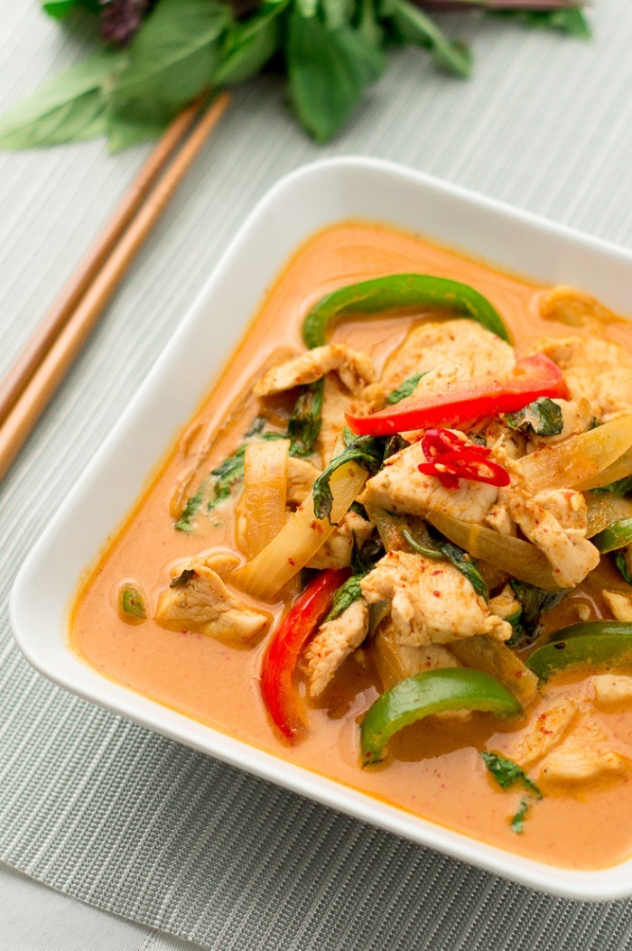 Γρήγορη ταϋλανδέζικη συνταγή: Κοτόπουλο με κάρυ