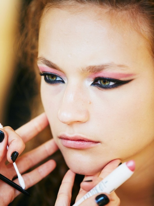 Τα ωραιότερα βραδινά μακιγιάζ για το φθινόπωρο και τον χειμώνα