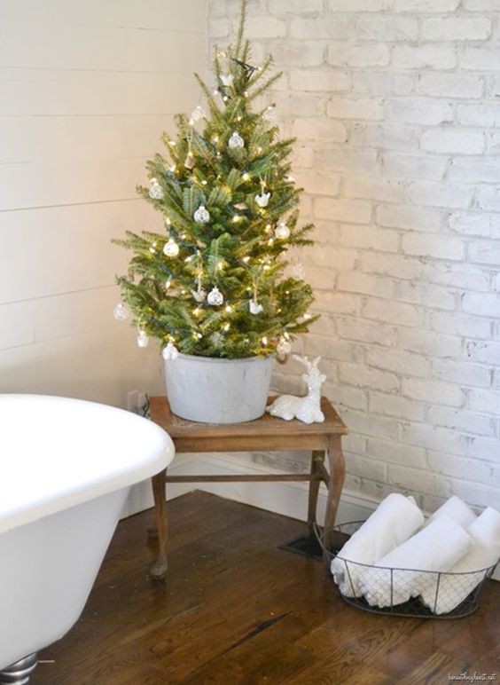Χριστουγεννιάτικη διακόσμηση: Πώς θα διακοσμήσουμε το μπάνιο; 