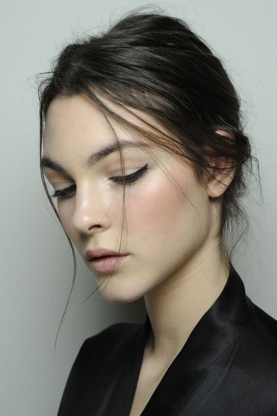 Τα μυστικά για ένα τέλειο φυσικό μακιγιάζ για κάθε μέρα (βήμα βήμα) 