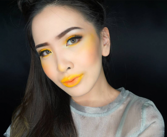 Kίτρινο blush στα μάγουλα: Η πιο τρελή, νέα τάση στο μακιγιάζ της άνοιξης