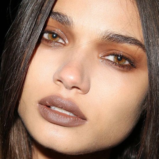 Monochromatic: Το νέο trend στο μακιγιάζ του καλοκαιριού και πώς γίνεται