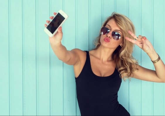 6 beauty μυστικά  για να βγαίνεις όμορφη στις selfies