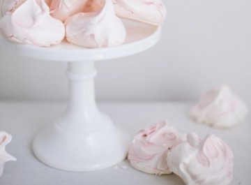 Αφράτες πανεύκολες ροζ μαρέγκες