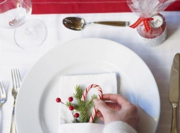 Πώς να διακοσμήσετε το τραπέζι των γιορτών