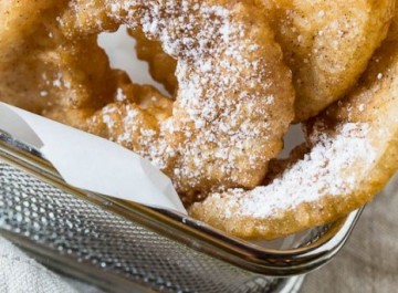 Μήλα στο τηγάνι με γλάσο