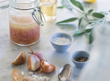 Πώς θα φτιάξετε 10 διαφορετικά dressing για τις σαλάτες