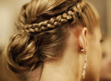 5 looks με μαλλιά πιασμένα σε σινιόν
